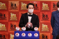 ネタ順の抽選に臨むkento fukaya。(c)関西テレビ