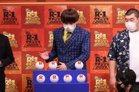 ネタ順の抽選に臨むサツマカワRPG。(c)関西テレビ