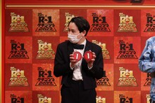 ネタ順の1番を引くkento fukaya。(c)関西テレビ