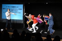 超新塾になりきる一同。