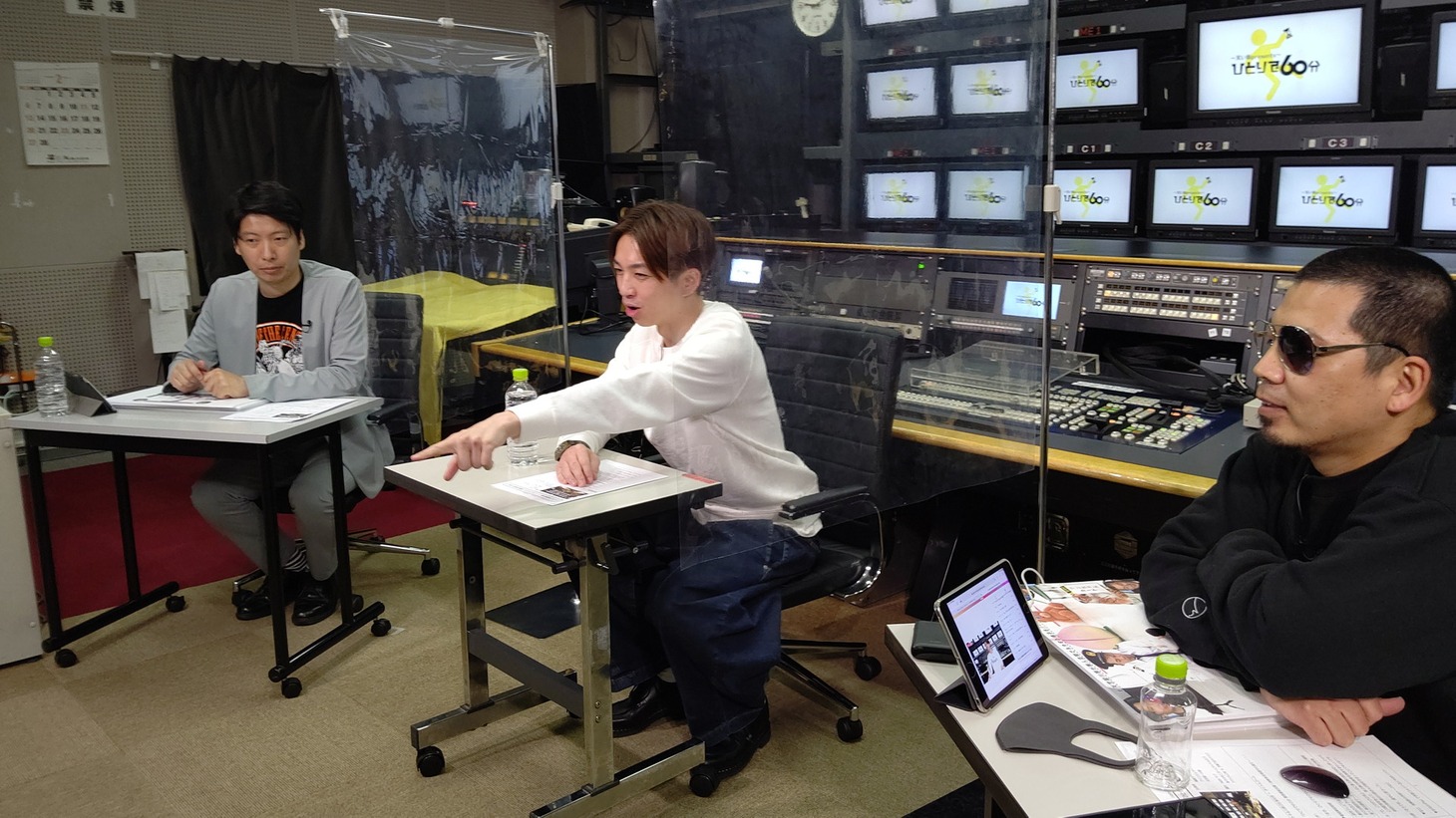 左から藤崎マーケット・トキ、アインシュタイン河井、天竺鼠・川原。(c)読売テレビ