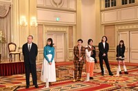 （左から）タカアンドトシ・トシ、大友花恋チーム、霜降り明星せいや、山之内すず、霜降り明星・粗品、ゆぴぴ。(c)ABCテレビ