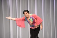 「ハナミズキ」の「お先にゆきなさい」を表現する守谷日和。