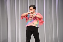 「ラ」を表現する守谷日和。