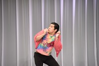 どこからか聞こえるコーラスに怯える守谷日和。