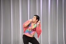 どこからか聞こえるコーラスに怯える守谷日和。