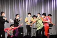 フリップやペンを渡すのも“表現”で。