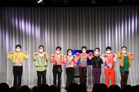 「タッチ」の“表現”に挑戦する一同。