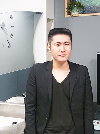 角刈りヘアのランジャタイ伊藤。（写真はグレープカンパニー提供）