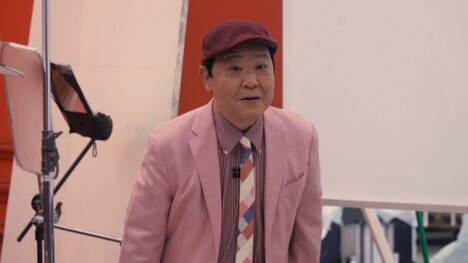 CM撮影に臨むダチョウ倶楽部・上島。