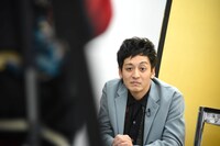 プロポーズ5秒後の顔を披露するとろサーモン村田。