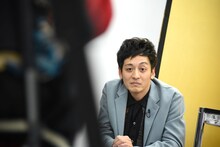 プロポーズ5秒後の顔を披露するとろサーモン村田。