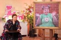左から香取慎吾、渡辺直美。(c)読売テレビ