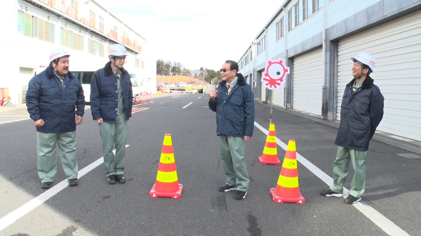 「タモリ倶楽部」に出演する（左から）空気階段、タモリ、東京03飯塚。(c)テレビ朝日