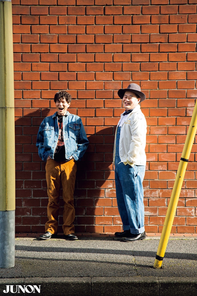 「JUNON」2022年4月号より、モグライダー。(c)JUNON／撮影：大靍円（昭和基地¥50）