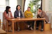 （左から）霜降り明星とチョコレートプラネット。(c)フジテレビ