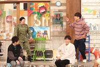 番組内で揉める、やす子（後列左）とFUJIWARA藤本（後列右）。(c)フジテレビ