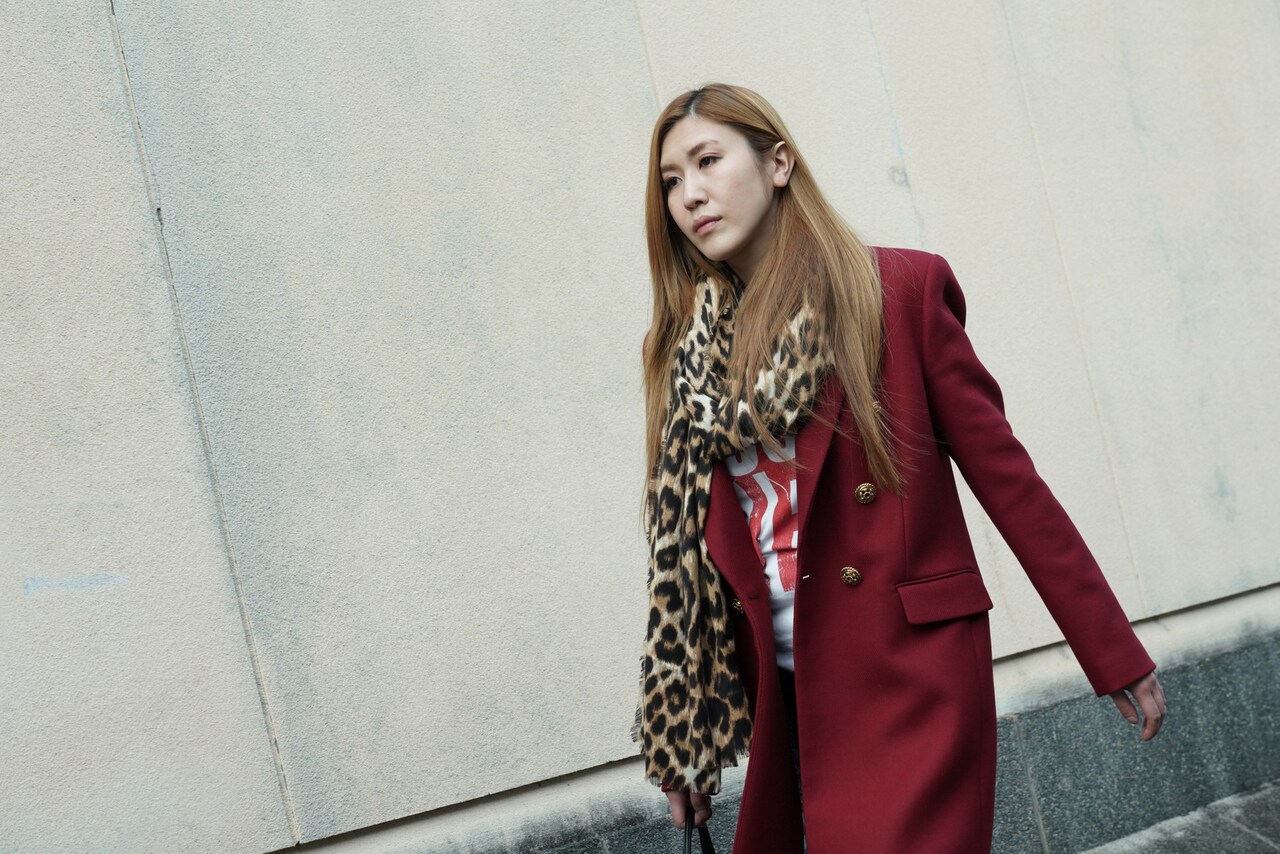 納言薄幸「科捜研の女」出演、“女優コート”で街を颯爽と歩く謎の女性役