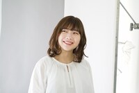 撮影中の伊藤沙莉。