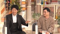 小籔千豊（左）とすっちー（右）。
