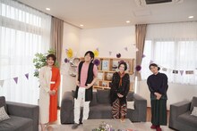 左から吉岡聖恵、Mr.シャチホコ、越智志帆、友近。