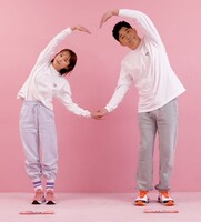 Web動画「カップルエクササイズ動画」より。