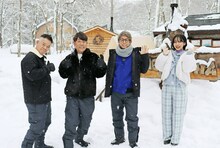 「ロンブー淳のド田舎ドリーム 移住の新常識」に出演する（左から）FUJIWARA、ロンドンブーツ1号2号・田村淳、山之内すず。(c)SBC