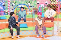 （左から）蛍原徹、霜降り明星せいや、EXIT。(c)TBS