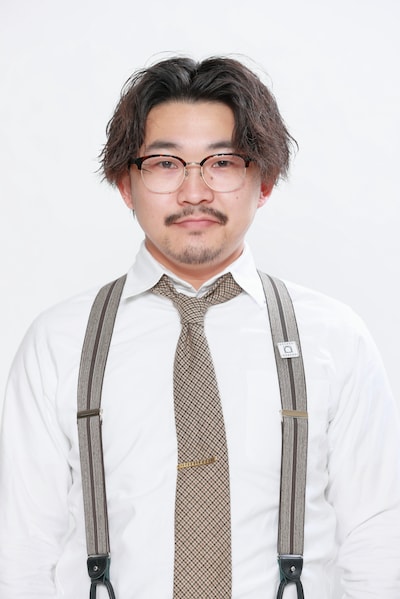 「V-1グランプリ めざせ優勝特番！新世代No.1VTR決定戦」に出演するオズワルド伊藤。