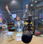 ロングコートダディ堂前