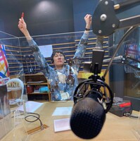 ロングコートダディ堂前