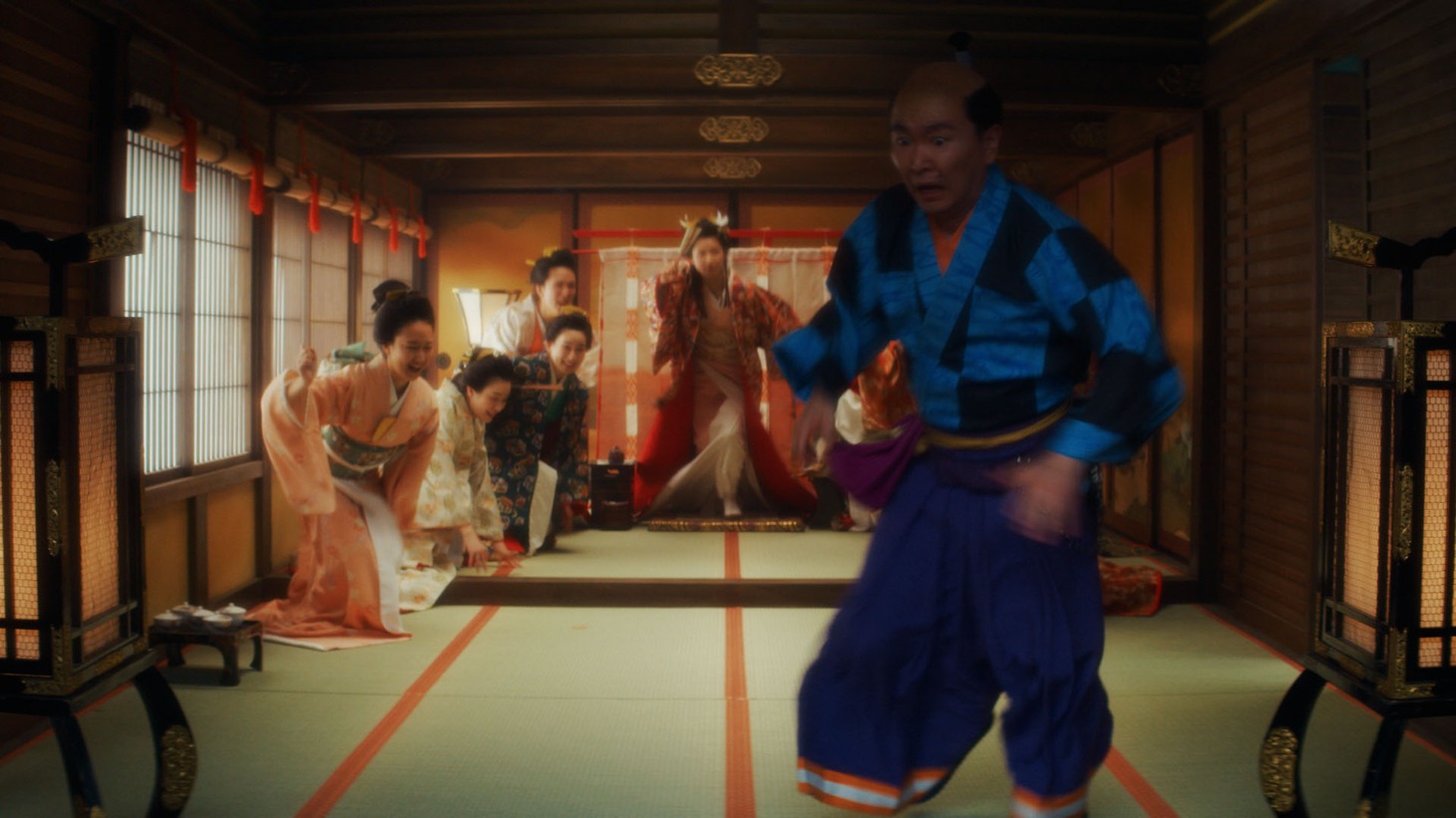 アコムCM「部屋探し」編より。