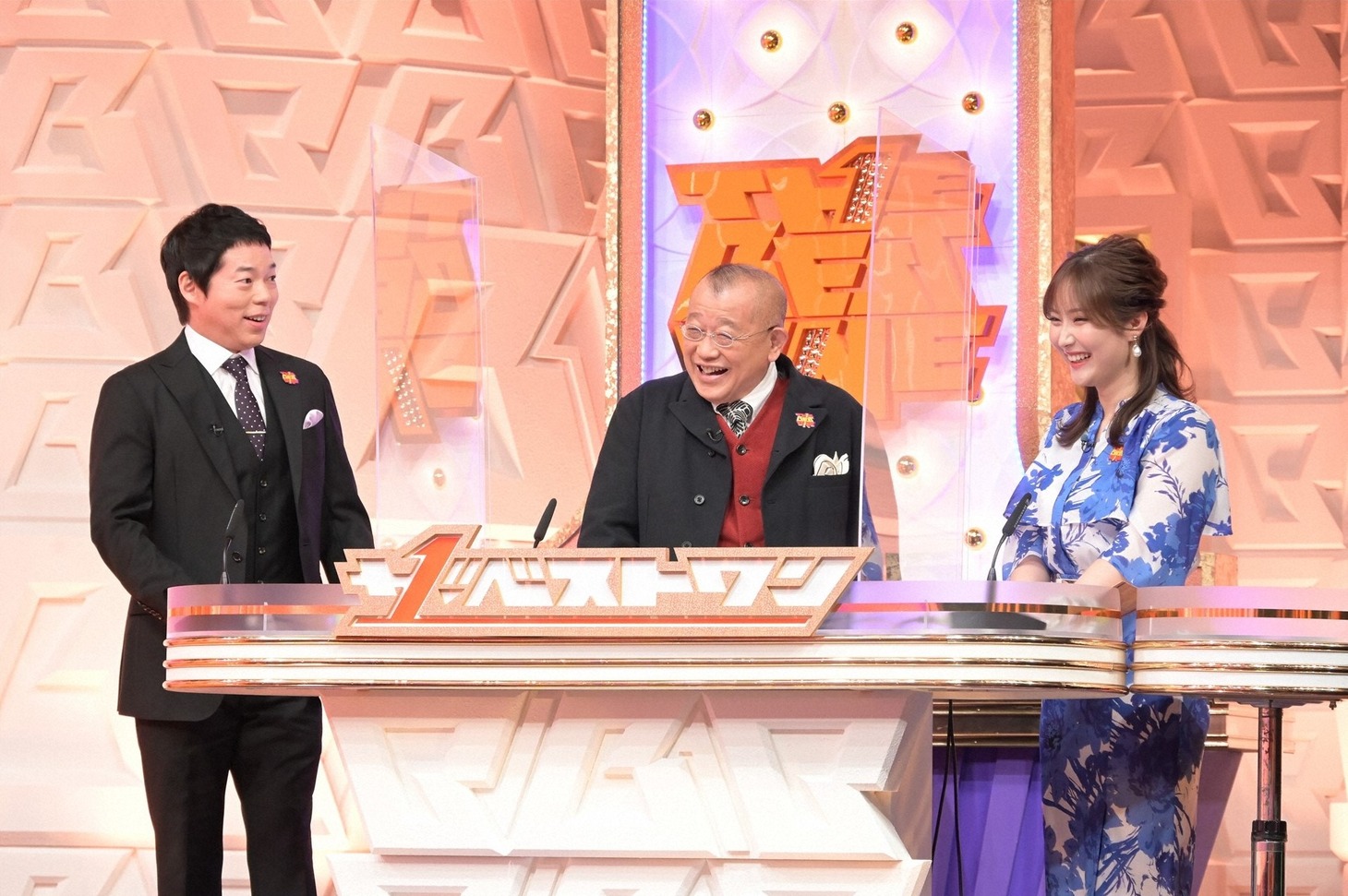 （左から）今田耕司、笑福亭鶴瓶、野村彩也子アナ。(c)TBS