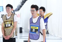 「笑いの総合格闘技！千原ジュニアの座王～チャンピオン大会1時間SP～」に出演するモグライダー芝、ロングコートダディ堂前（左）ら。(c)関西テレビ