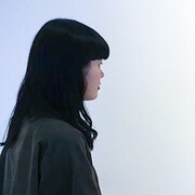 男性ブランコとタッグを組むCMプランナー・川島梨紗子。