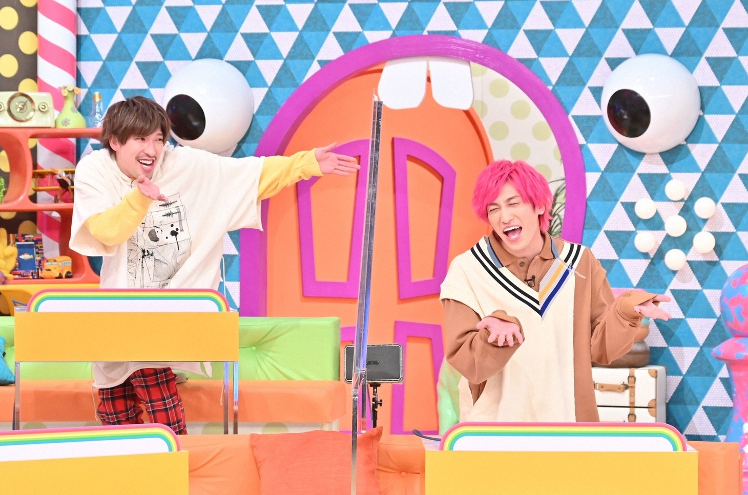 EXIT (c)TBS