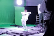 Web動画「WAKE UP!!! -ムリなときってあるよね-」撮影中の様子。