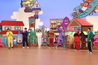 （左から）博多華丸・大吉、生見愛瑠、EXIT、千鳥。(c)関西テレビ