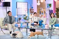 （左から）南海キャンディーズ山里、田中みな実、弘中綾香アナ。(c)テレビ朝日