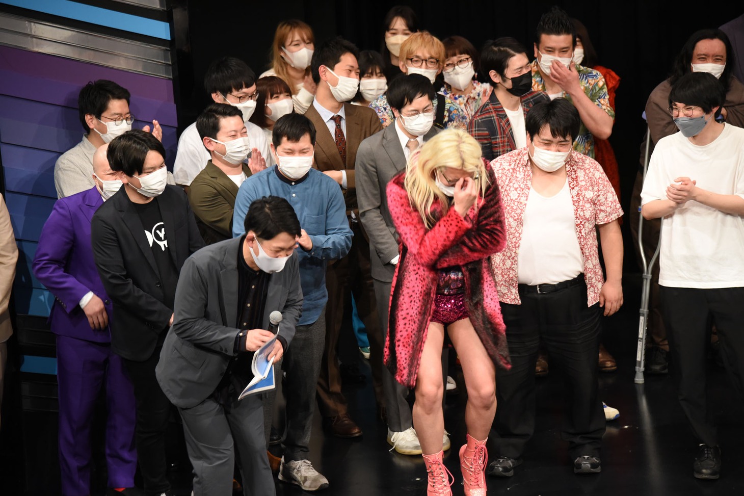 イワクラの涙に続いて「（R-1グランプリ）俺優勝やったのに……」と泣く、ZAZY。