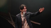 前回公演「南原清隆のつれづれ発表会」の様子。トークを展開する南原清隆。
