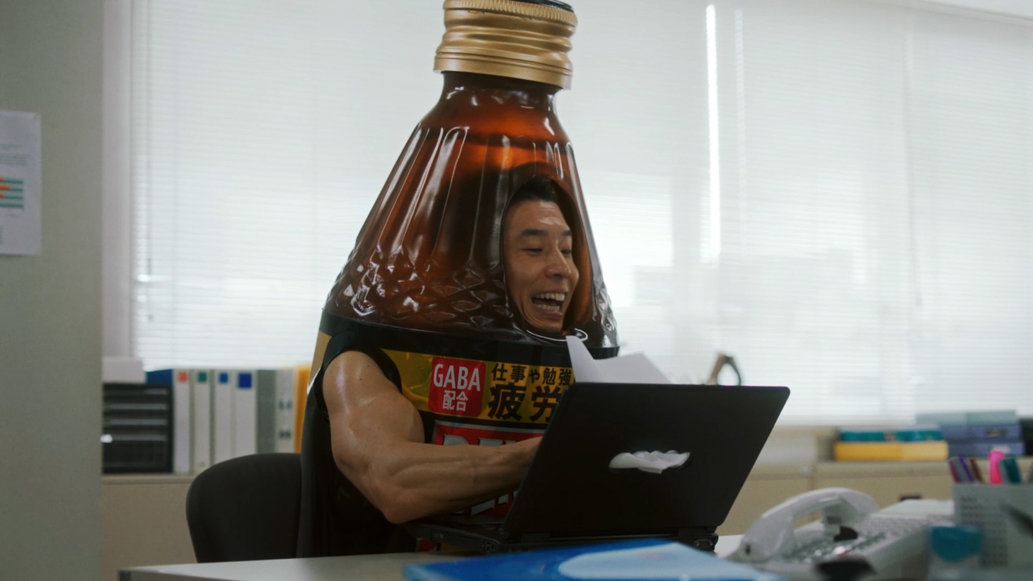 WebCM「連続パワー劇場 『でかびたきんぐ君』」より。