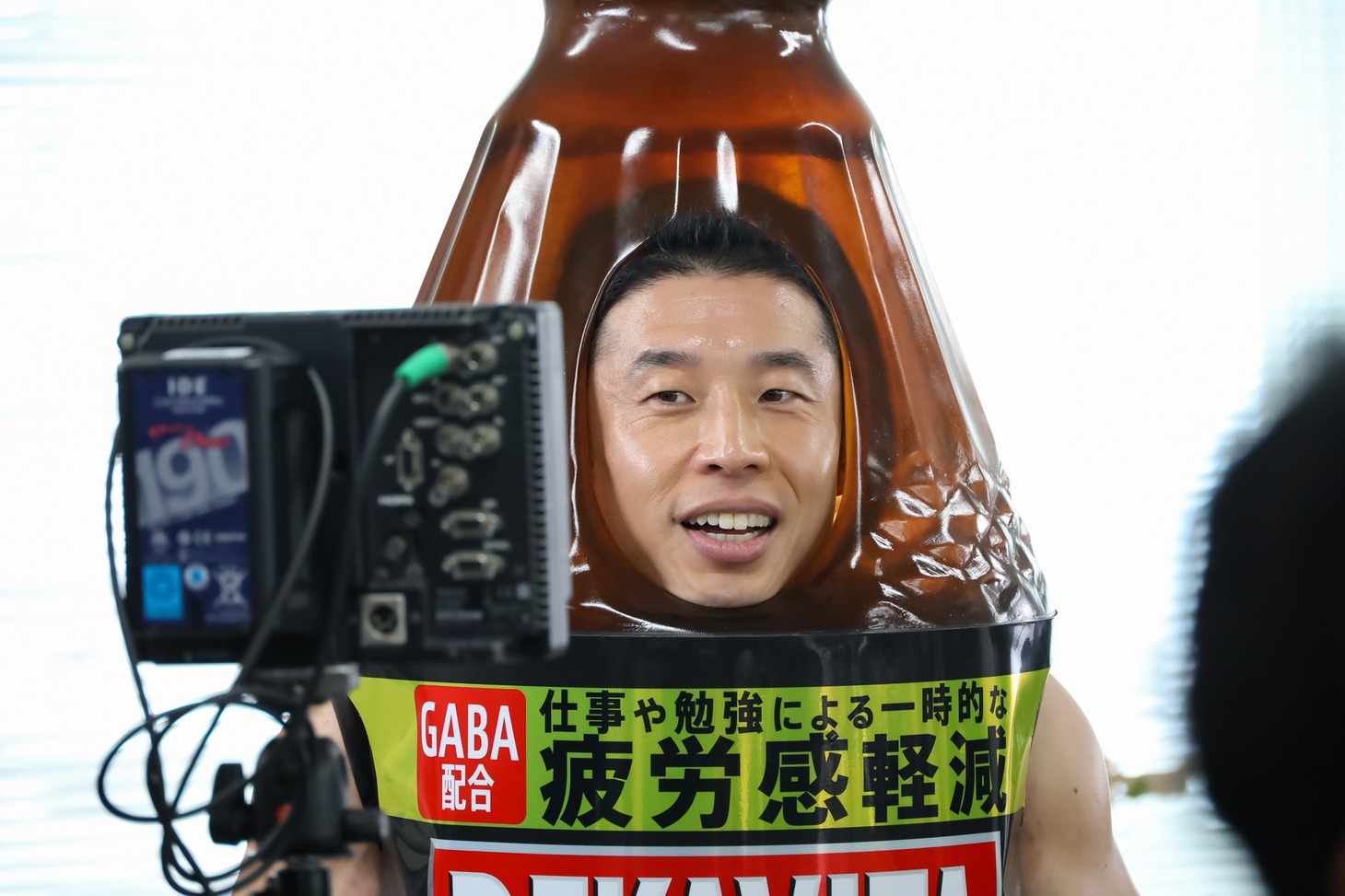 WebCM「連続パワー劇場 『でかびたきんぐ君』」撮影中の様子。