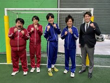 「空気階段の空気観察」に出演する（左から）空気階段、ぺこぱ、寺川俊平アナ。(c)テレビ朝日