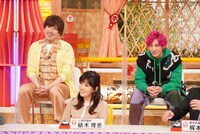 EXITと植木理恵（前列）。(c)フジテレビ