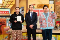 千鳥とTVer社長・龍宝正峰氏（中央）。