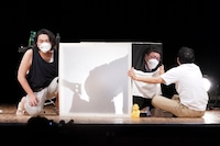 「肛門ソムリエ」に挑戦するミキ昴生。