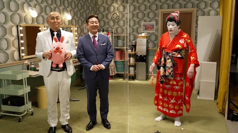 左から錦鯉、コウメ太夫。