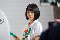 「あのちゃん×COWCOW『ATM（あたりまえ）体操』」撮影中の様子。