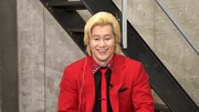 「ラクガキから人生を見るテレビ カベアテ」に出演するメイプル超合金カズレーザー。(c)中京テレビ